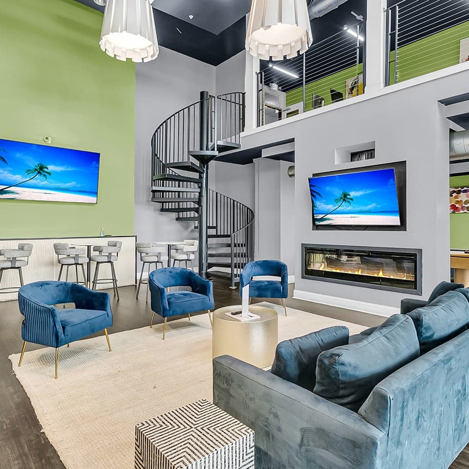 Clubhouse-04-930-NoMo